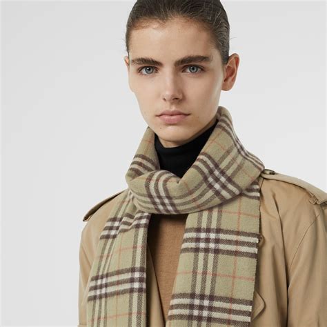 burberry scarf women classic